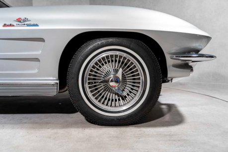 Chevrolet Corvette Stingray SPLIT WINDOW MANUAL FUELIE. FULL RESTO. MATCHING NUMBERS. IMMACULATE. 11