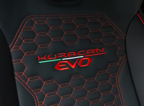 Lamborghini Huracan LP640-4 EVO 13