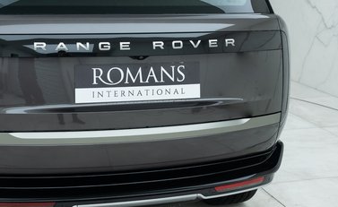 Land Rover Range Rover P460e SE 26