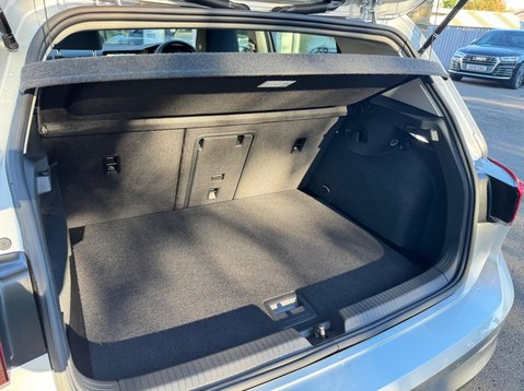 Volkswagen Golf STYLE ETSI DSG 31