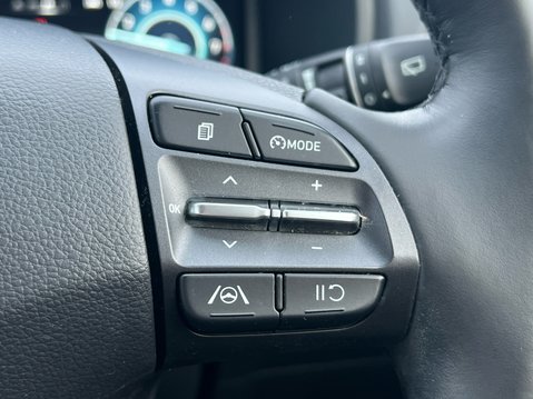 Hyundai KONA T-GDI PREMIUM MHEV 31