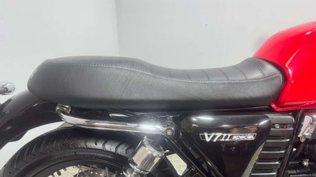 Moto Guzzi V7 ABS SPECIAL 2015 ONLY 7K MOT EXCELLENT CONDITION RETRO 744CC 22