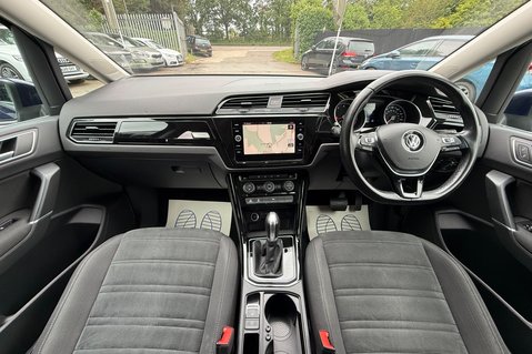 Volkswagen Touran SEL TSI DSG AUTOMATIC - 7 SEATS - ADAPTIVE CRUISE -DEMO +1 OWNER -FVWSH 17