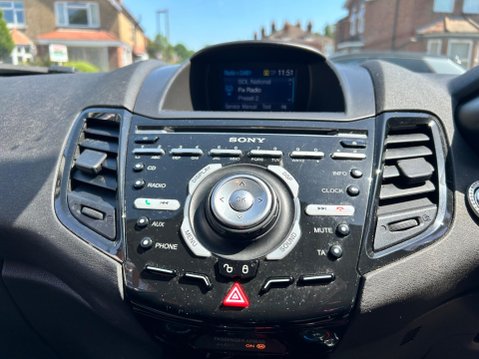 Ford Fiesta TITANIUM 19