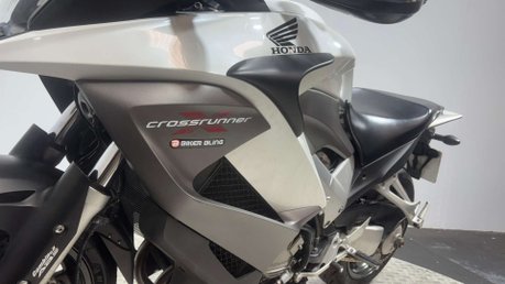 Honda VFR 2011 ONLY 22K NEW MOT SERVICED TOP BOX TOURER 800CC 32