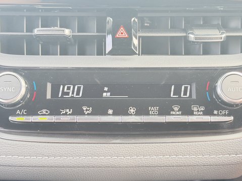 Suzuki Swace 1.8 Hybrid Motion Estata 26