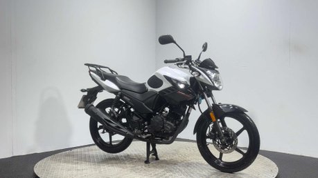 Yamaha YS125 2018 ONLY 5K GREAT CONDITION 125CC LEARNER LEGAL COMMUTER BIKE 2