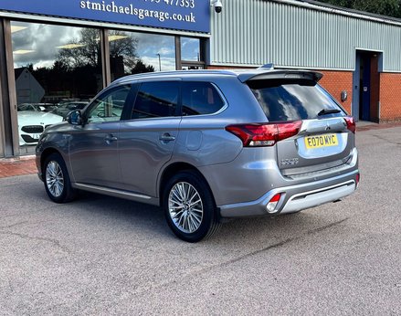 Mitsubishi Outlander 2.4 Outlander Design PHEV CVT 4WD 5dr 9