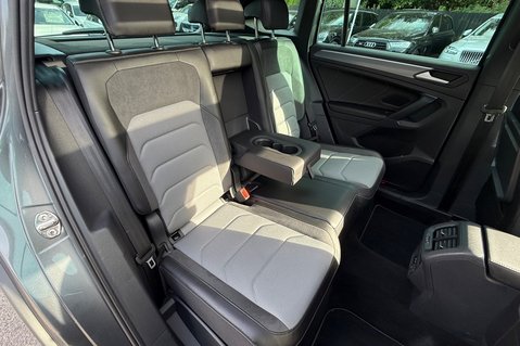 Volkswagen Tiguan R-LINE TECH TSI EVO DSG -CAMERA -FULL VW SERVICE HISTORY  31