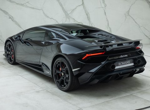 Lamborghini Huracan TECNICA 12