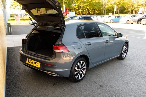 Volkswagen Golf ACTIVE TSI 38