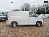 Volkswagen Transporter SWB L1H1 Low Roof Highline T28 Air Con Alloys Sensors EURO 6 47