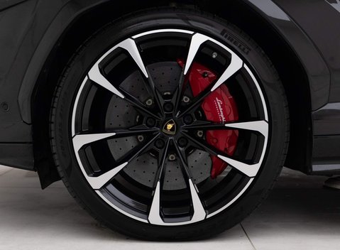 Lamborghini Urus V8 22