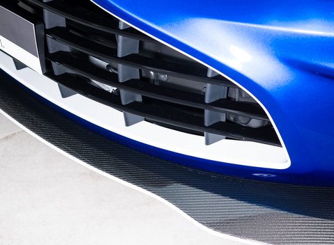 Aston Martin V12 Vantage Roadster 30