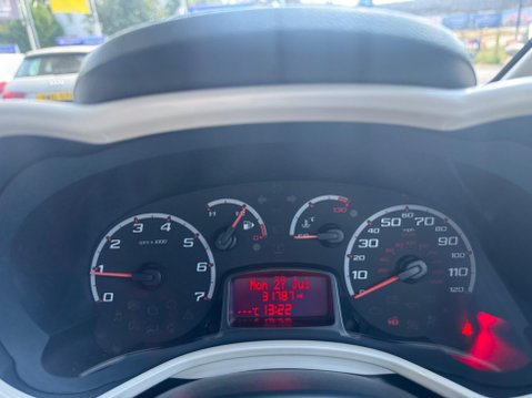 Ford Ka 1.2 Zetec Euro 5 (s/s) 3dr 19