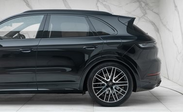 Porsche Cayenne TURBO E-HYBRID 44