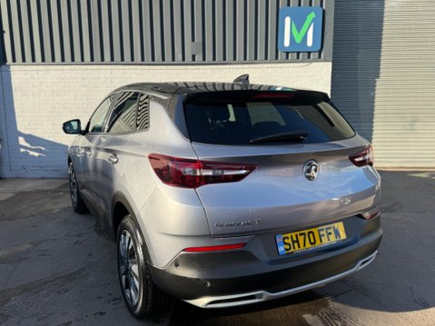 Vauxhall Grandland X 1.2 Turbo SRi Nav Auto Euro 6 (s/s) 5dr 4