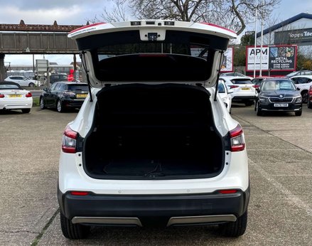 Nissan Qashqai 1.3 Qashqai N-Connecta DiG-T 5dr 48