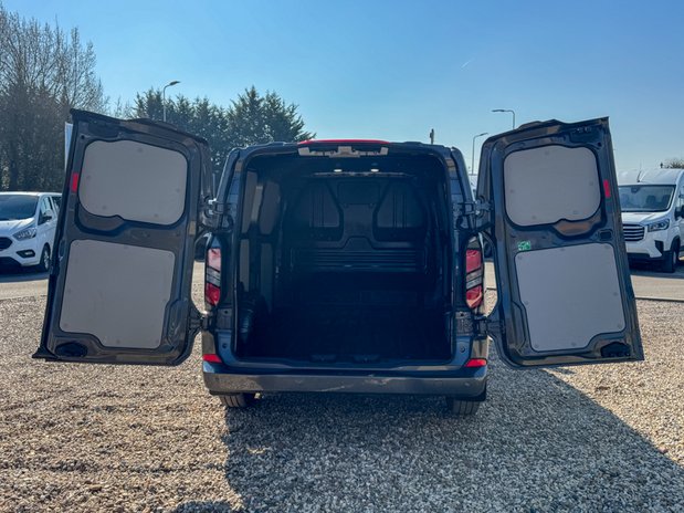 Ford Transit Custom SWB L1H1 Limited 300 Air Con Alloys Camera Sensors EURO 6 NO VAT 8