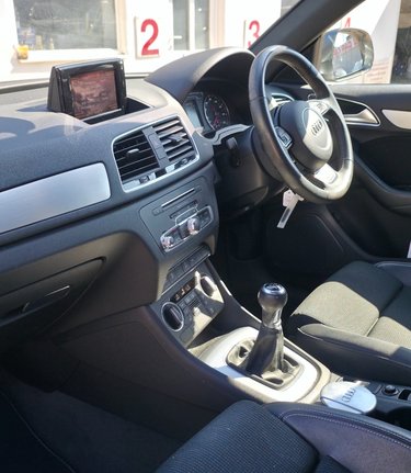 Audi Q3 TFSI S LINE NAVIGATION.. 6 SERVICES.. 1 PREVIOUS KEEPER.. STUNNING EXAMPLE 3