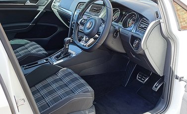 Volkswagen Golf GTD 2.0 TDi 11