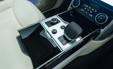 Land Rover Range Rover P400 AUTOBIOGRAPHY LWB 7 Seater 26