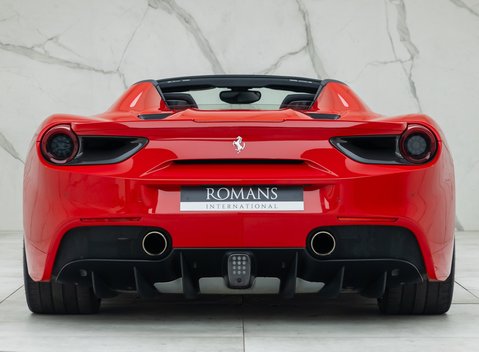 Ferrari 488 SPIDER 8