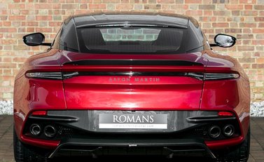 Aston Martin DBS Superleggera 5