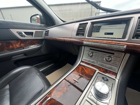 Jaguar XF 3.0 XF Premium Luxury V6 Automatic 4dr - NATIONAL DELIVERY* 51