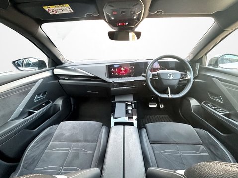 Vauxhall Astra 115kW Ultimate 54kWh 5dr Auto 17