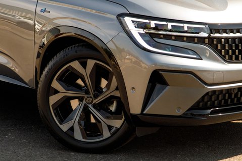 Renault Austral TECHNO ESPRIT ALPINE E-TECH 12