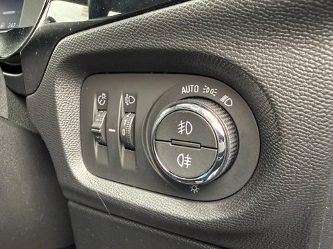 Vauxhall Corsa ELITE EDITION 21,170 MILES 37