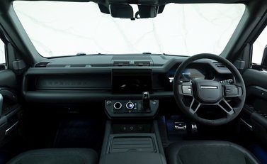 Land Rover Defender 110 V8 16