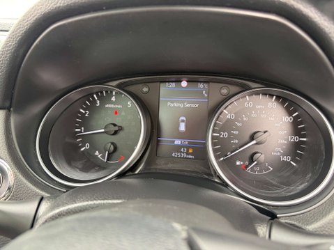 Nissan Qashqai 1.3 Qashqai N-Connecta DiG-T 5dr 34