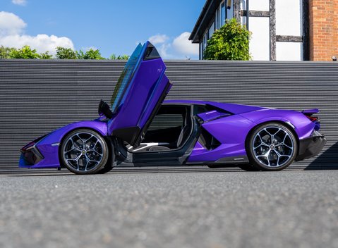 Lamborghini Revuelto 2