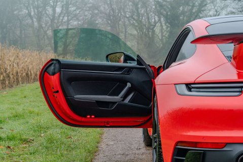 Porsche 911 Carrera GTS Manual 7