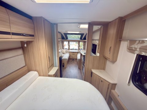Coachman Pastiche 575 17