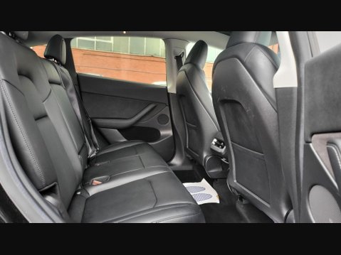 Tesla Model Y LONG RANGE AWD 19