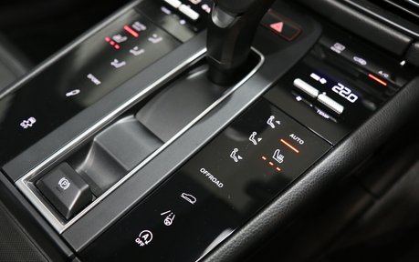 Porsche Macan Now Sold More Required - RS Spyder Alloys, Pan Roof, BOSE 31