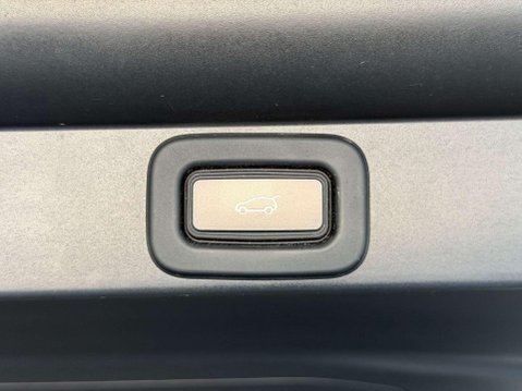 Land Rover Range Rover 3.0 D350 MHEV HSE SUV 5dr Diesel Auto 4WD Euro 6 (s/s) (350 ps) 38