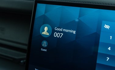 Land Rover Defender 110 V8 Bond Edition 24