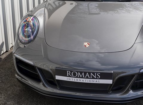 Porsche 911 Carrera GTS (991.2) 24
