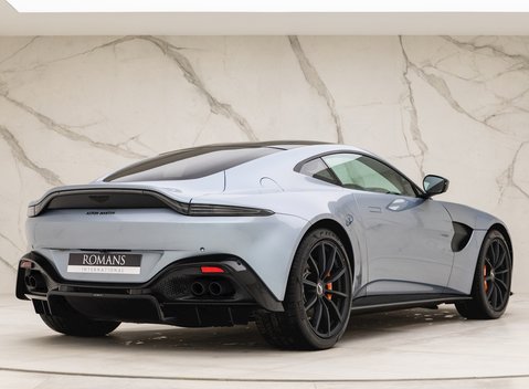 Aston Martin V8 Vantage 7