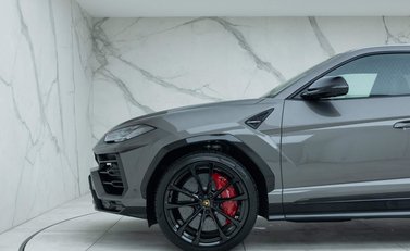 Lamborghini Urus 32