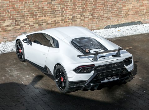 Lamborghini Huracan Performante 8
