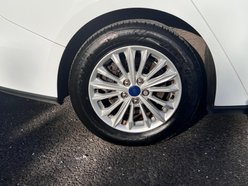 Ford Focus 1.0T EcoBoost Titanium Euro 6 (s/s) 5dr 10