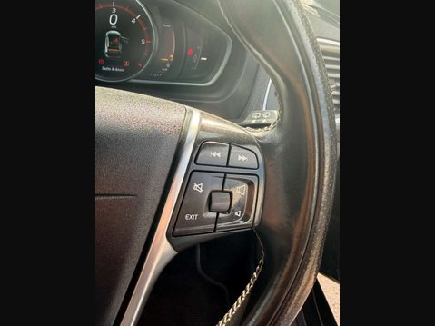 Volvo V40 2.0 V40 R-Design D2 5dr 32