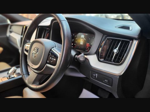 Volvo XC60 B4 INSCRIPTION AWD 13