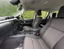 Toyota Hilux Active | 2.4 LT | Double Cab | Tow Bar | Camera | Air Con | 13