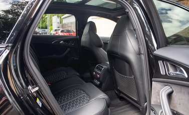Audi RS6 Avant Performance 14